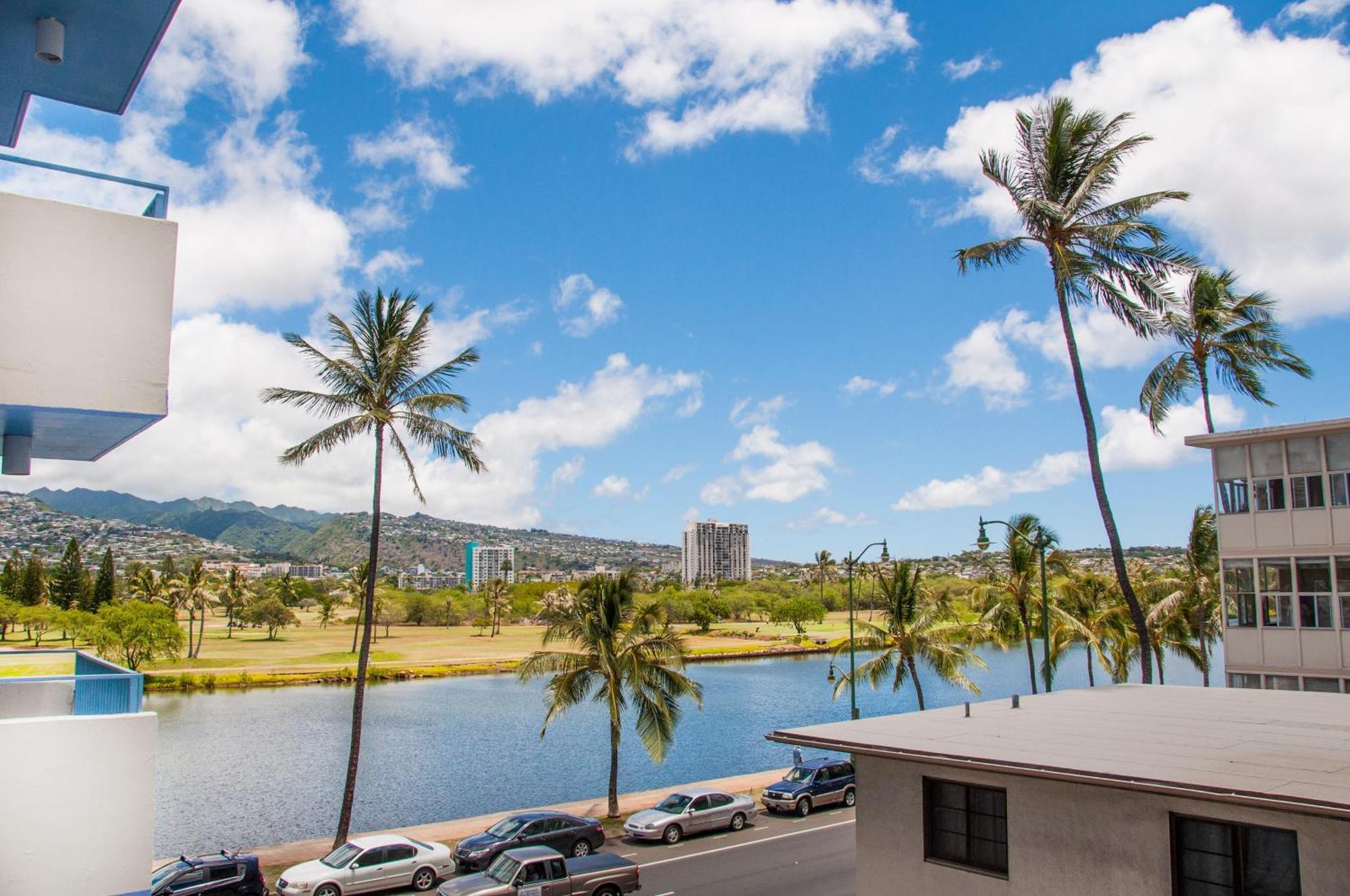 Holiday Surf Hotel Honolulu Exterior foto